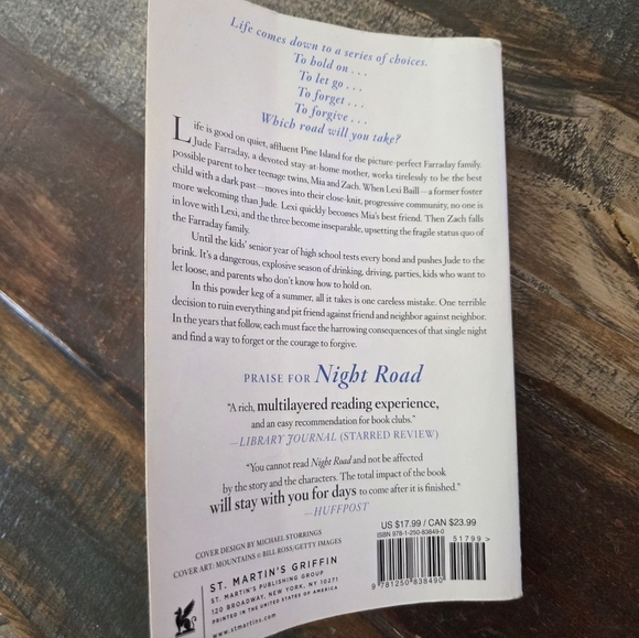 🎈2/$15 Night Road by Kristin Hannah Paperback - Picture 2 of 3